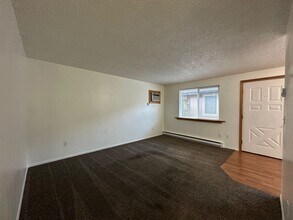 6336 N Crestline St in Spokane, WA - Building Photo - Building Photo