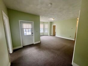 128 Adams St in Waltham, MA - Building Photo - Building Photo