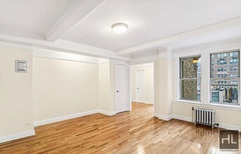 EAST 10 STREET in New York, NY - Building Photo - Building Photo