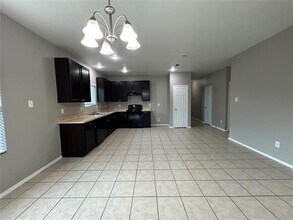 5821 Mirror Ridge Dr in Fort Worth, TX - Building Photo - Building Photo