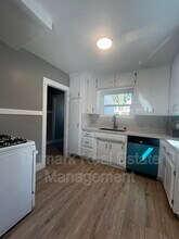 1349 E Elizabeth St in Pasadena, CA - Building Photo - Building Photo