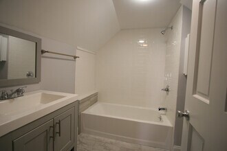 6 Hammersley Ave, Unit 3 in Poughkeepsie, NY - Building Photo - Building Photo