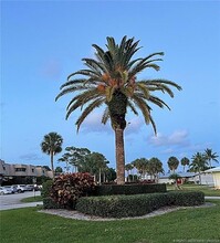 1800 SE St Lucie Blvd, Unit 302 in Stuart, FL - Building Photo - Building Photo