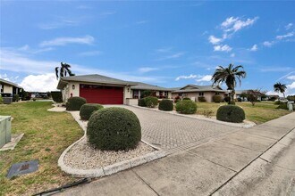 1518 New Bedford Dr in Sun City Center, FL - Building Photo - Building Photo