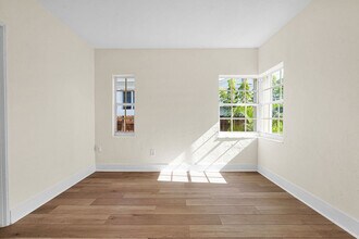 47 NW 49th St, Unit 1 in Miami, FL - Building Photo - Building Photo