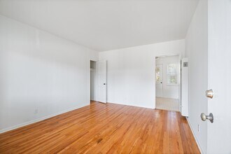 9620 Braddock Dr in Culver City, CA - Building Photo - Building Photo