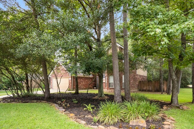 property at 2 Amber Fire Pl