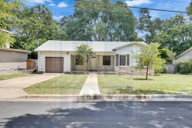 property at 2205 Sharon Ln