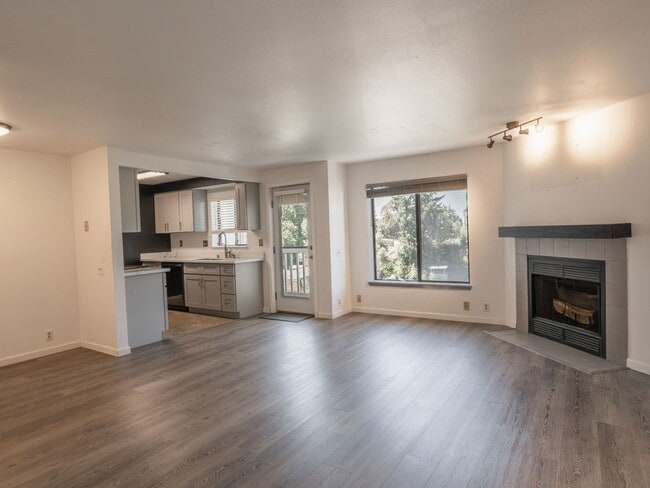 29645 18th Ave S in Federal Way, WA - Foto de edificio - Building Photo