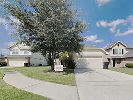 2415 Hiacintas Way in Houston, TX - Building Photo