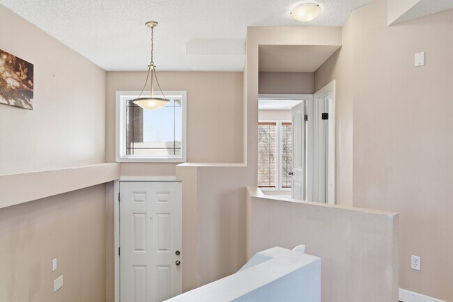 84 Panora Cl NW in Calgary, AB - Building Photo - Building Photo