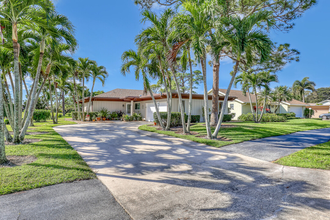 6598 Eastpointe Pines St in West Palm Beach, FL - Building Photo