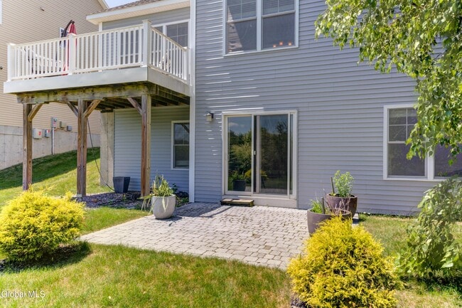 74 Waverly Cir in Watervliet, NY - Building Photo - Building Photo