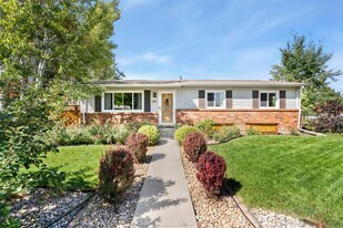 1001 Ida Dr in Loveland, CO - Building Photo