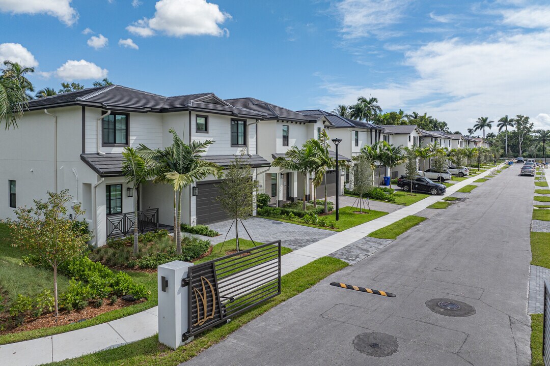 Marina Landings in Fort Lauderdale, FL - Building Photo