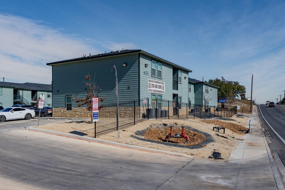 Ingram Apartments in San Antonio, TX - Building Photo