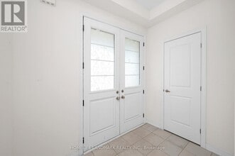8 Dougherty Ct in Hamilton, ON - Building Photo - Building Photo