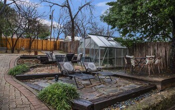 2016 Clover Ln in Fort Worth, TX - Building Photo - Building Photo