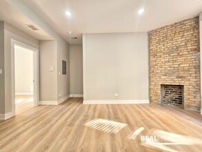 428 W Belden Ave, Unit 20 in Chicago, IL - Foto de edificio - Building Photo
