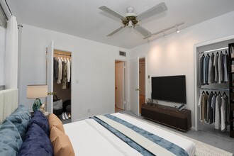 215 NE 16th Ave, Unit #301 in Fort Lauderdale, FL - Building Photo - Building Photo