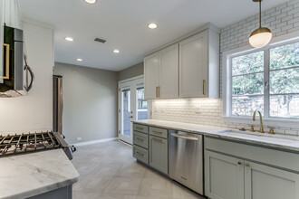 727 Rittiman Rd in San Antonio, TX - Foto de edificio - Building Photo