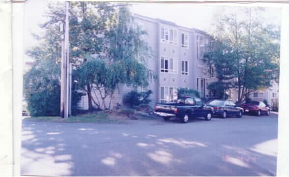 Marella Apartments in Seattle, WA - Building Photo - Building Photo