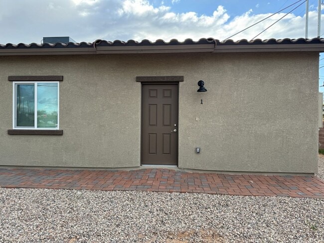 2581 E Pinal Vista in Tucson, AZ - Building Photo - Building Photo