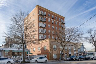 91-12 175th St in Jamaica, NY - Building Photo