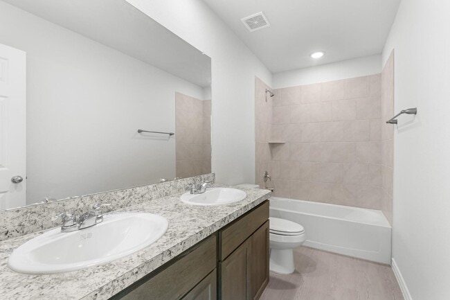 1204 Daniel St in Baytown, TX - Building Photo - Building Photo