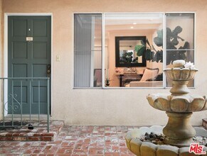 1021 5th St-Unit -110 in Santa Monica, CA - Building Photo - Building Photo