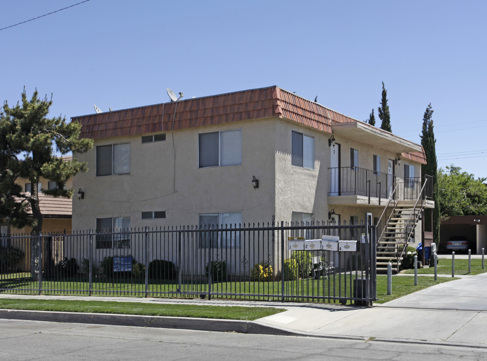 38738-38744 Larking Ave in Palmdale, CA - Building Photo