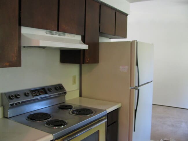 12859 NW Dogwood St in Portland, OR - Building Photo - Building Photo