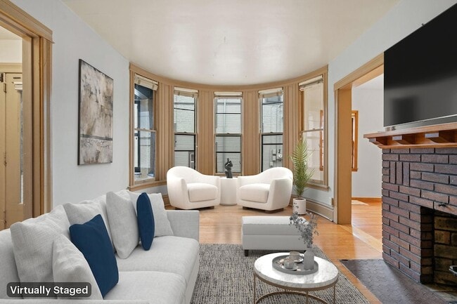 2744 Fremont Ave S, Unit 1 in Minneapolis, MN - Foto de edificio - Building Photo