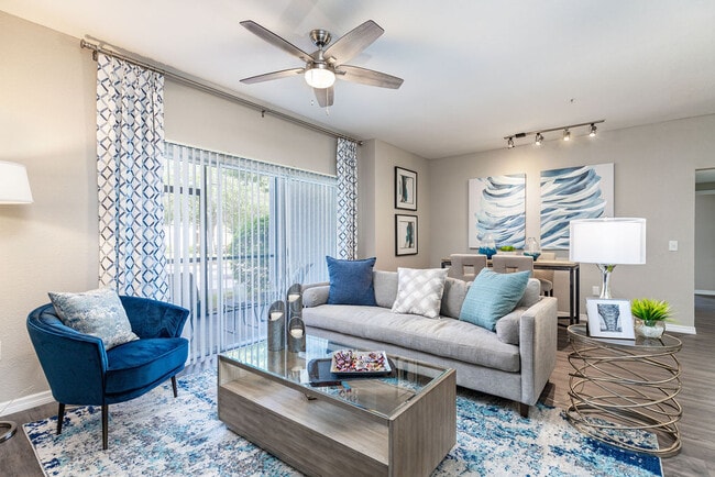 Arbors at Carrollwood in Tampa, FL - Foto de edificio - Building Photo