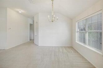 10425 Lake Brook Dr in Hurst, TX - Building Photo - Building Photo