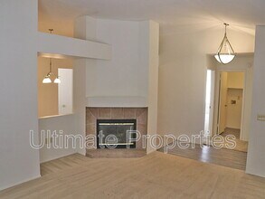 6853 N 78th Ave in Glendale, AZ - Building Photo - Building Photo