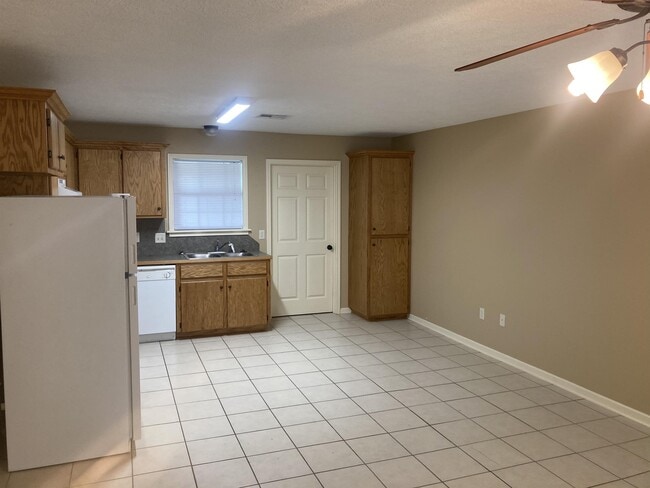 6137 Evelyn St in Lake Charles, LA - Building Photo - Building Photo
