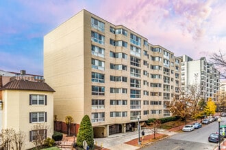 Jefferson House in Washington, DC - Foto de edificio - Primary Photo