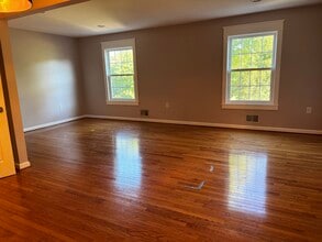 9217 Burke Rd in Burke, VA - Building Photo - Building Photo