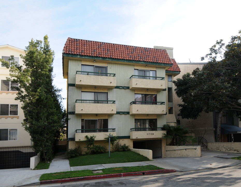 1738 S Bentley Ave in Los Angeles, CA - Building Photo