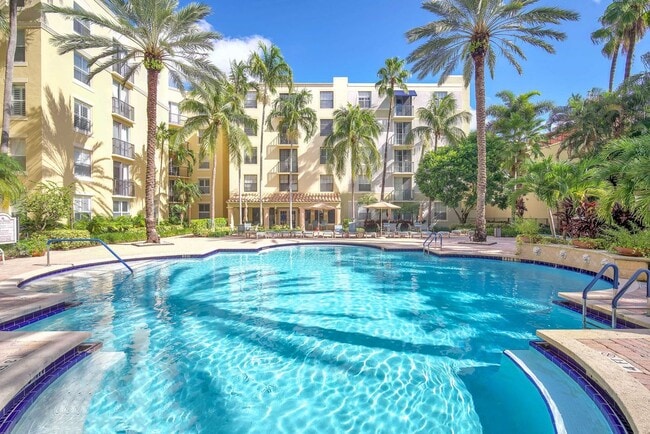 property at 630 S Sapodilla Ave