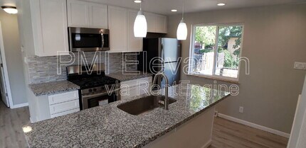 6192 W Bayaud Ave in Lakewood, CO - Building Photo - Building Photo