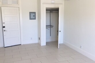 2802 Main St, Unit 3 in Santa Monica, CA - Building Photo - Building Photo