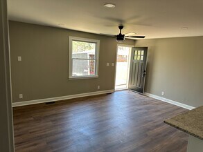 415 Martha Ln in Clarksville, TN - Foto de edificio - Building Photo