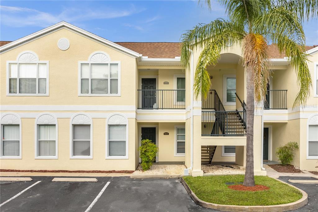 8850 Grand Palms Cir in Kissimmee, FL - Foto de edificio