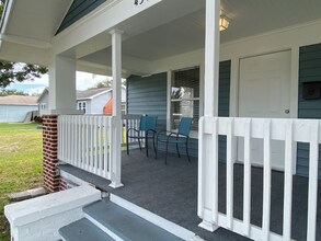 4360 Emerson Ave S in St. Petersburg, FL - Foto de edificio - Building Photo