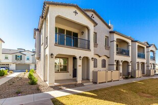 4054 E Amoroso Dr in Gilbert, AZ - Building Photo