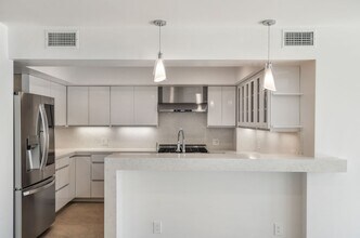 2700 Manhattan Ave in Hermosa Beach, CA - Building Photo - Building Photo