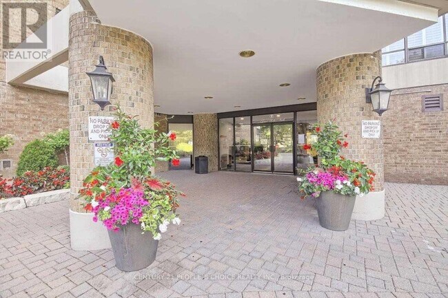 7601 Bathurst St in Vaughan, ON - Building Photo - Building Photo