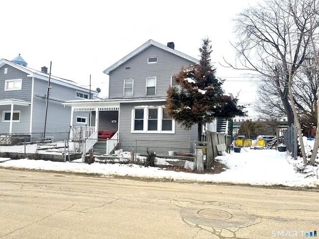 128 Franklin St in Waterbury, CT - Foto de edificio - Building Photo